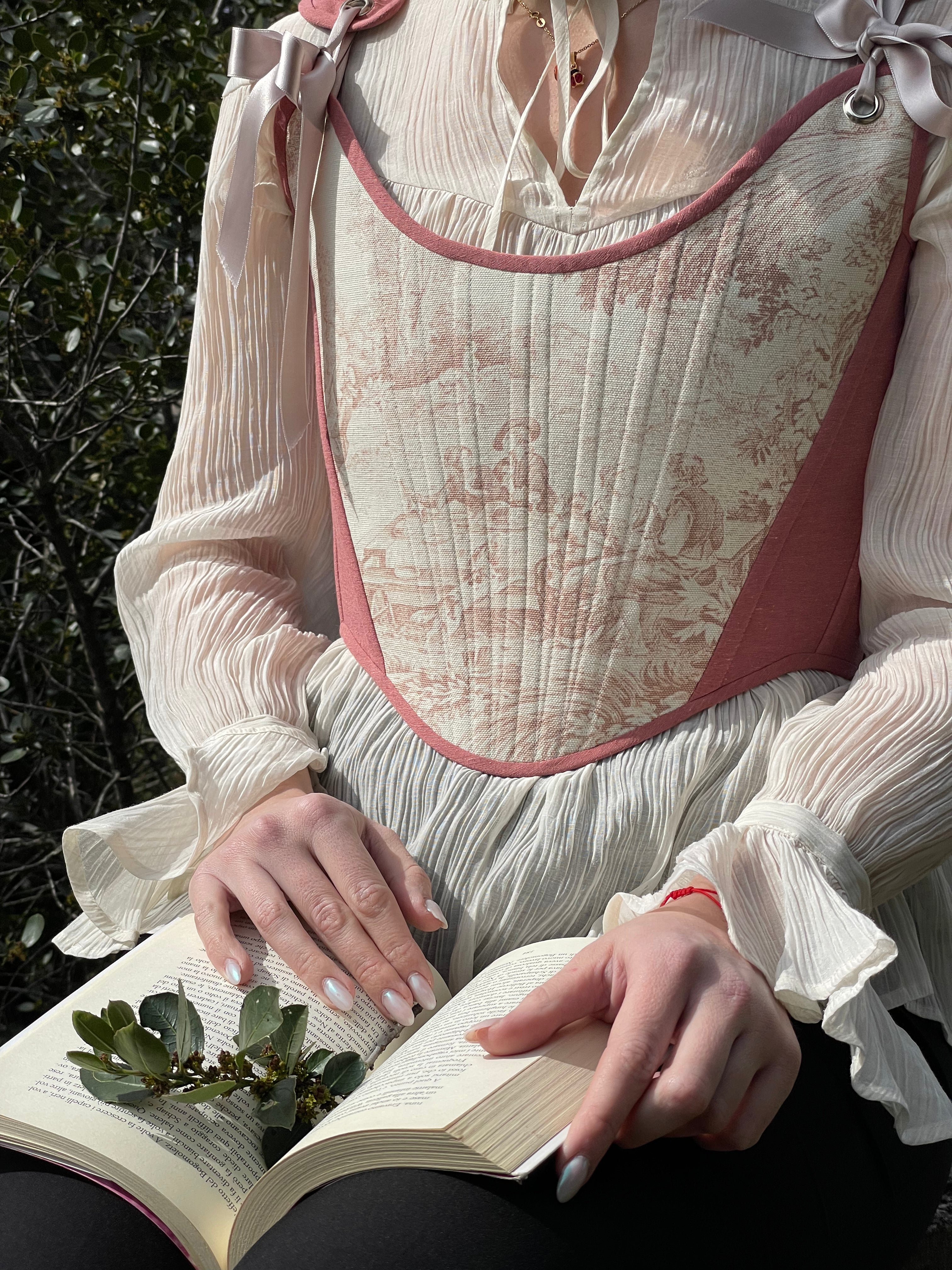 Corsetto in Toile de Jouy e Luxury Denim